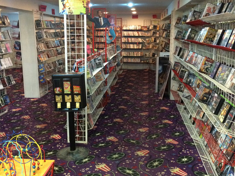 Saranac旅游景点-Under One Roof Video