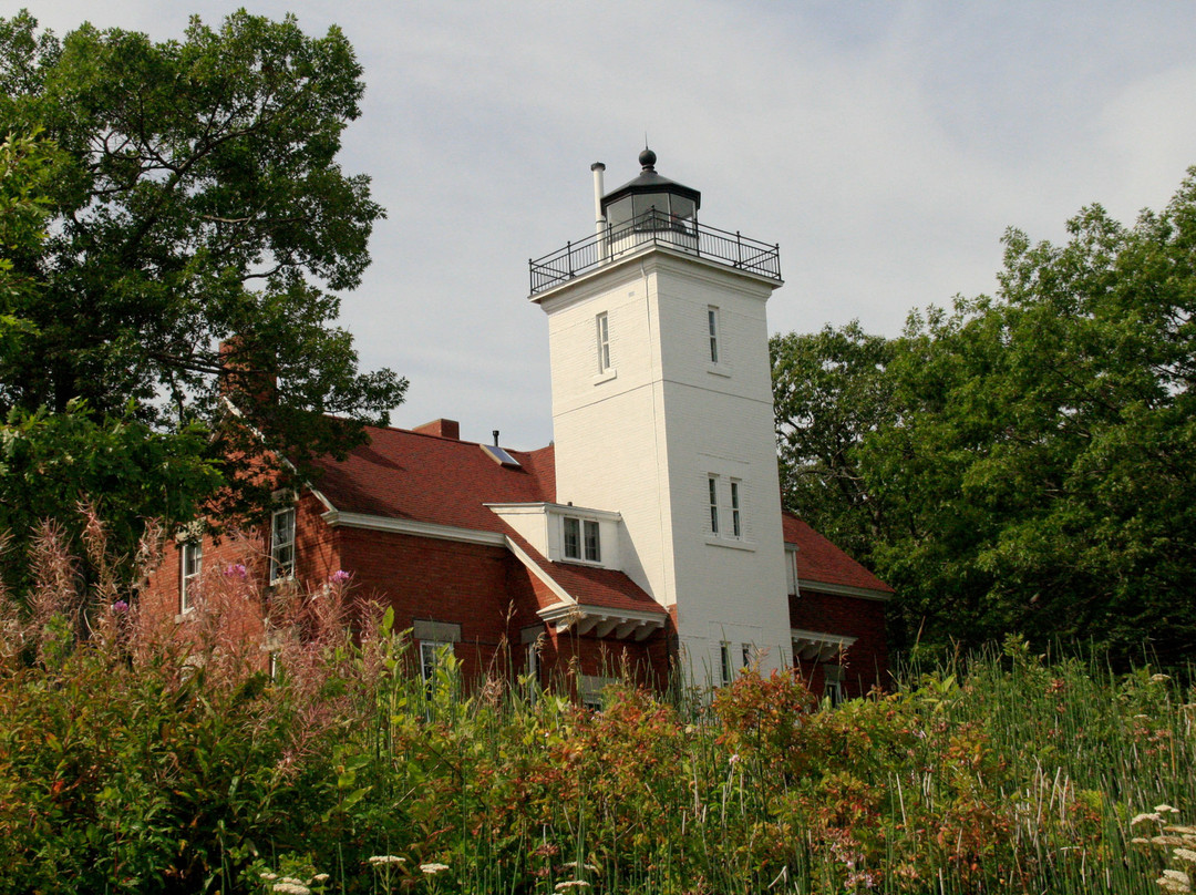 40 Mile Point Lighthouse景点图片