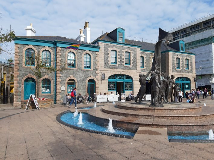 Liberty Wharf Shopping Centre-St. Helier必去景点