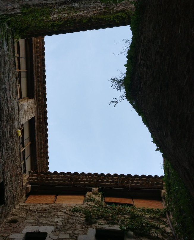 El Pati del Rabí-赫罗那必去景点