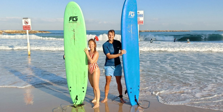 Surf With Itay-特拉维夫必去景点