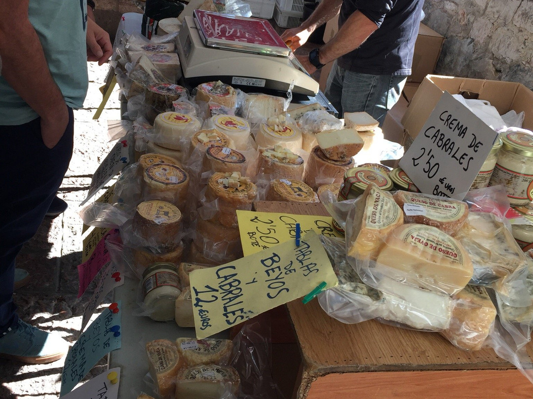 Dominical Market-Cangas de Onis必去景点