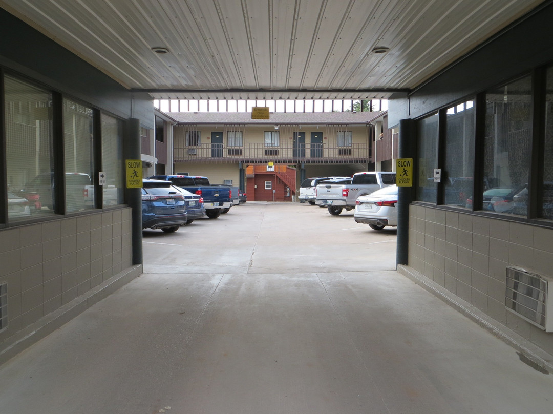 Bear Lodge Motel主图