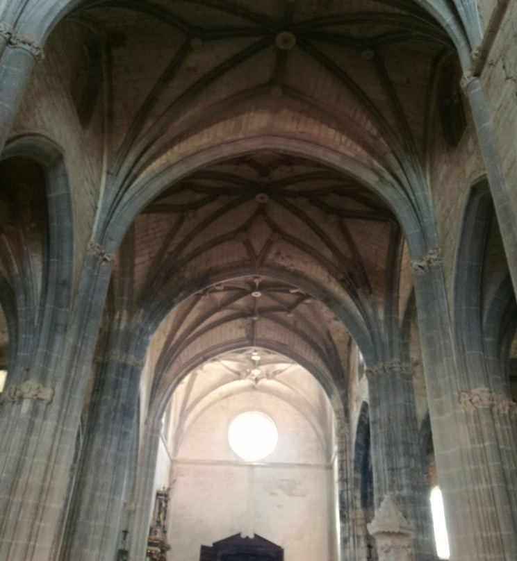 Real Colegiata Santa Maria del Campo-Santa Maria del Campo必去景点