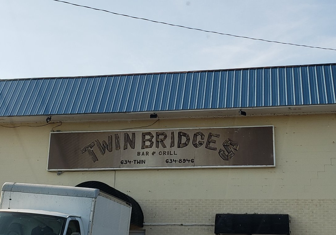 Twin Bridges Bar & Grill-杰佛逊市必去景点