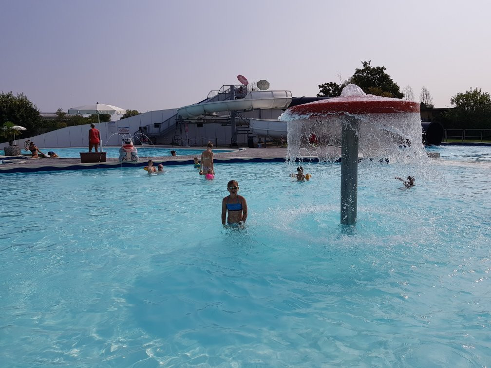 Opla AcquaBeach Village景点图片