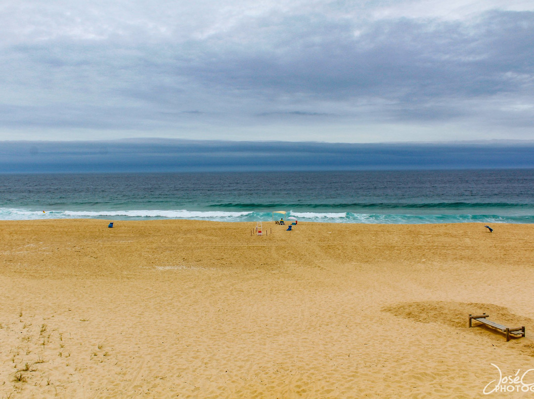 Praia da Fonte do Cortiço景点图片