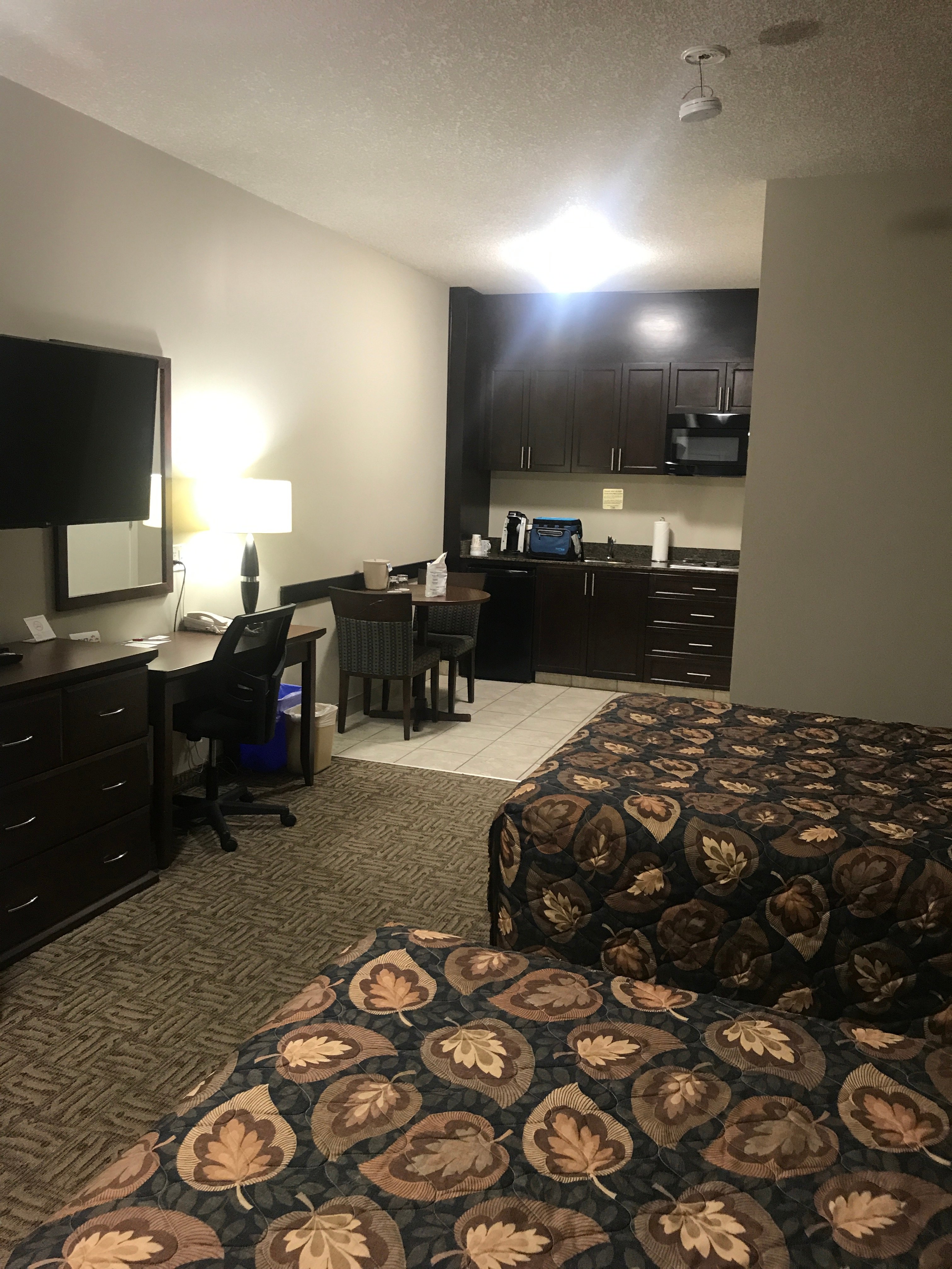 Bcminns Hotels - Lac La Biche Hotel-官方