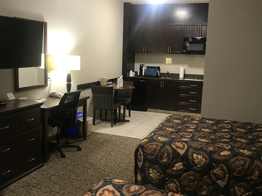 Bcminns Hotels - Lac La Biche Hotel主图