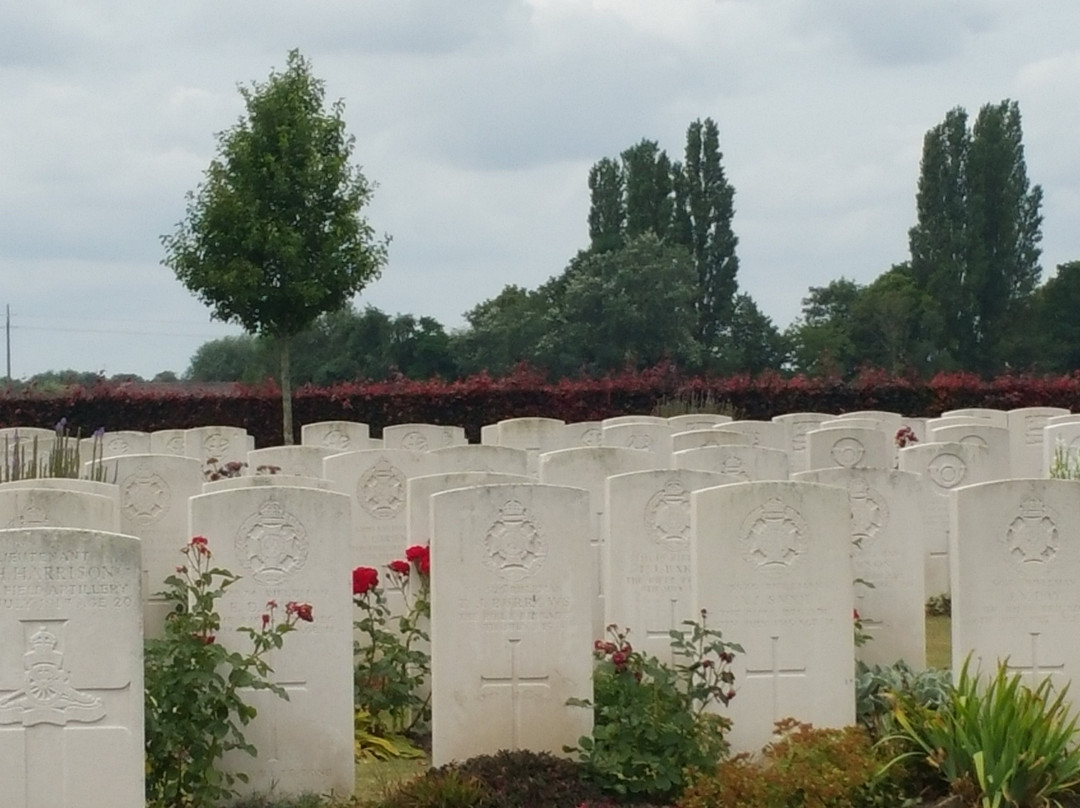 Talana Farm Cemetery景点图片