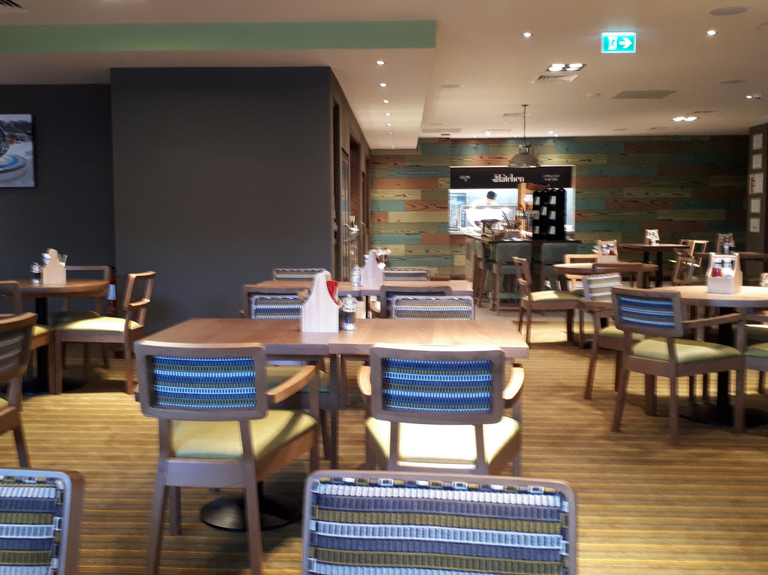 Premier Inn Horsham Town Centre主图
