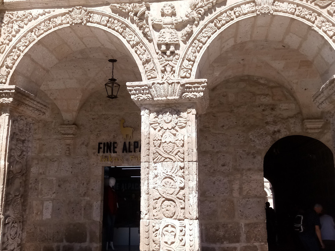 Iglesia de la Compania de Jesus-阿雷基帕必去景点