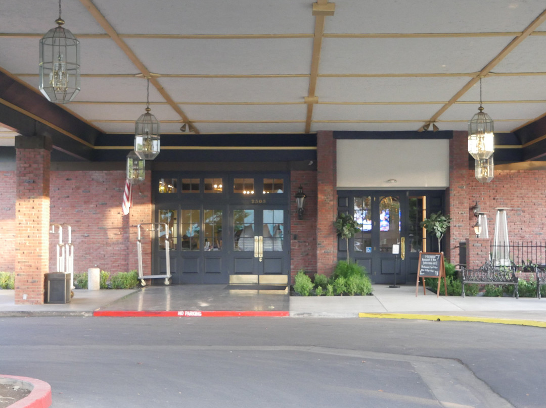 肖皮卡迪利酒店主图