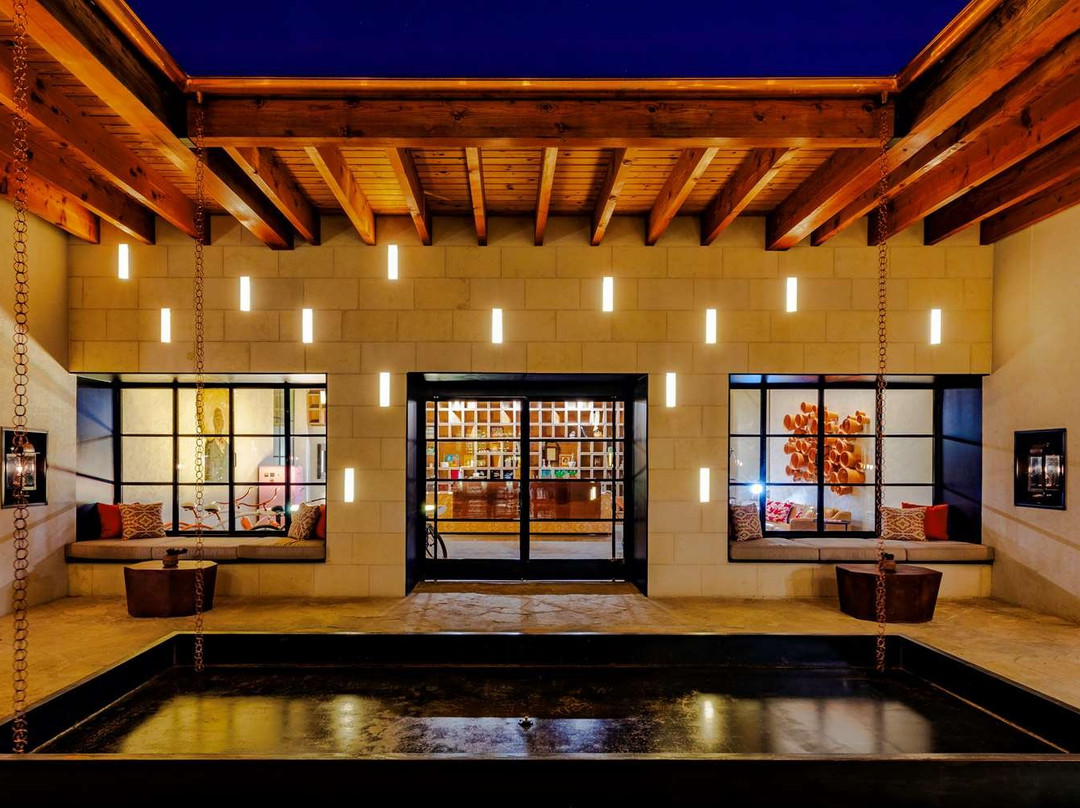 Texican Court, Valencia Hotel Collection主图