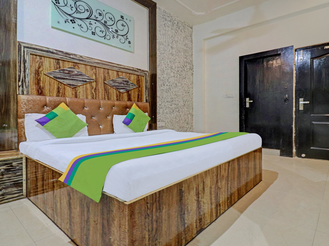 Goverdhan酒店住宿-Treebo Trend Radha Palace