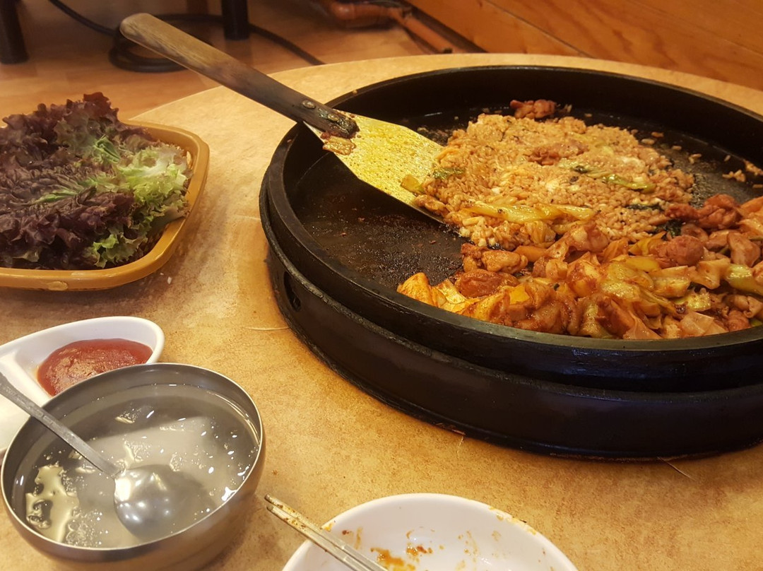 Chuncheon Myeongdong Dakgalbi Street-春川市必去景点