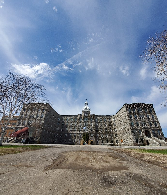 Parc des Prairies-拉瓦尔必去景点