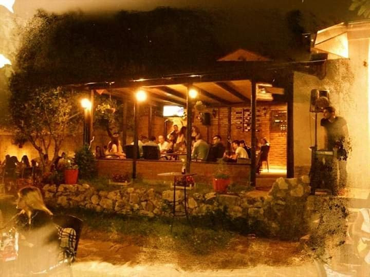 Kutak Caffe&Wine Bar-Pirot必去景点