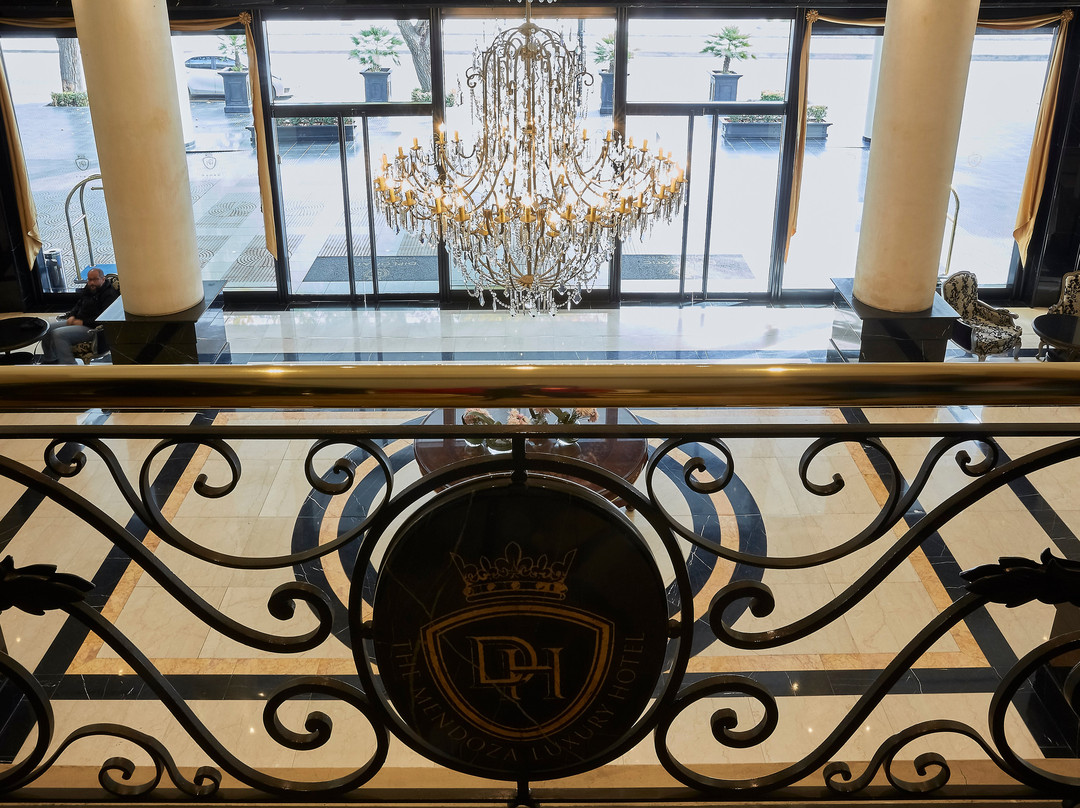 Diplomatic Hotel主图