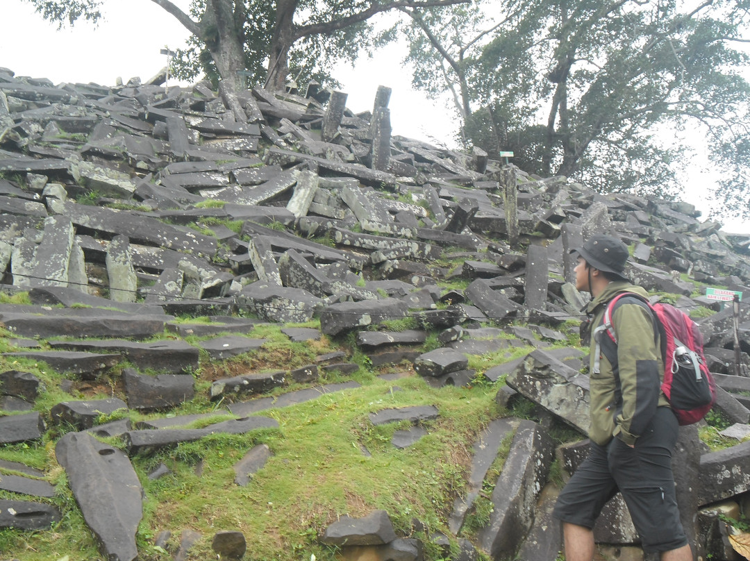 Gunung Padang Megalithic Site景点图片