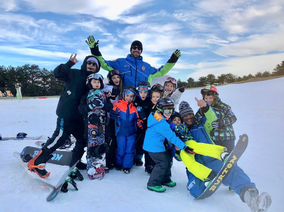 Snowboard & Ski School Math Academy Pescocostanzo景点图片