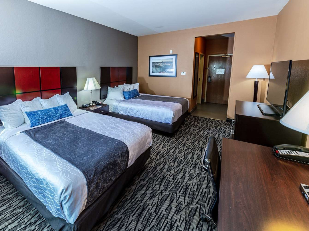 Best Western Plus Denton Inn & Suites主图