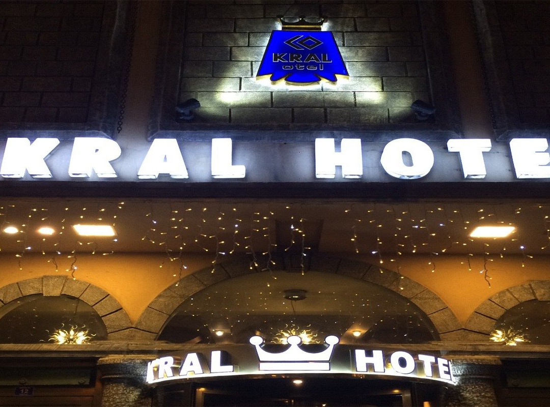 Kral Hotel