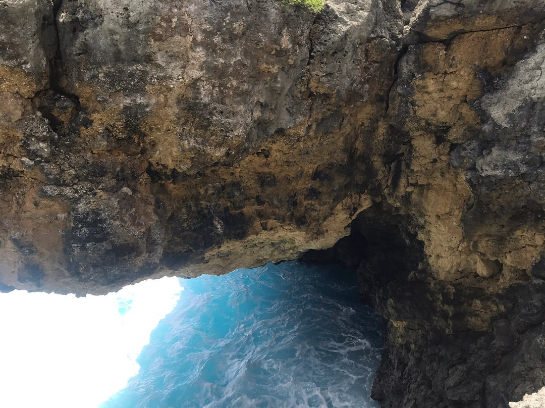 Pagat Cave景点图片