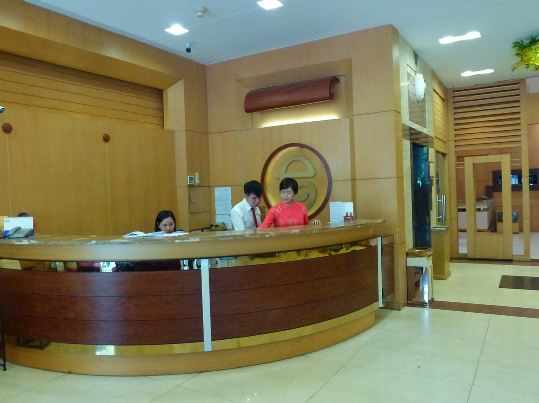 依丽罗斯饭店主图