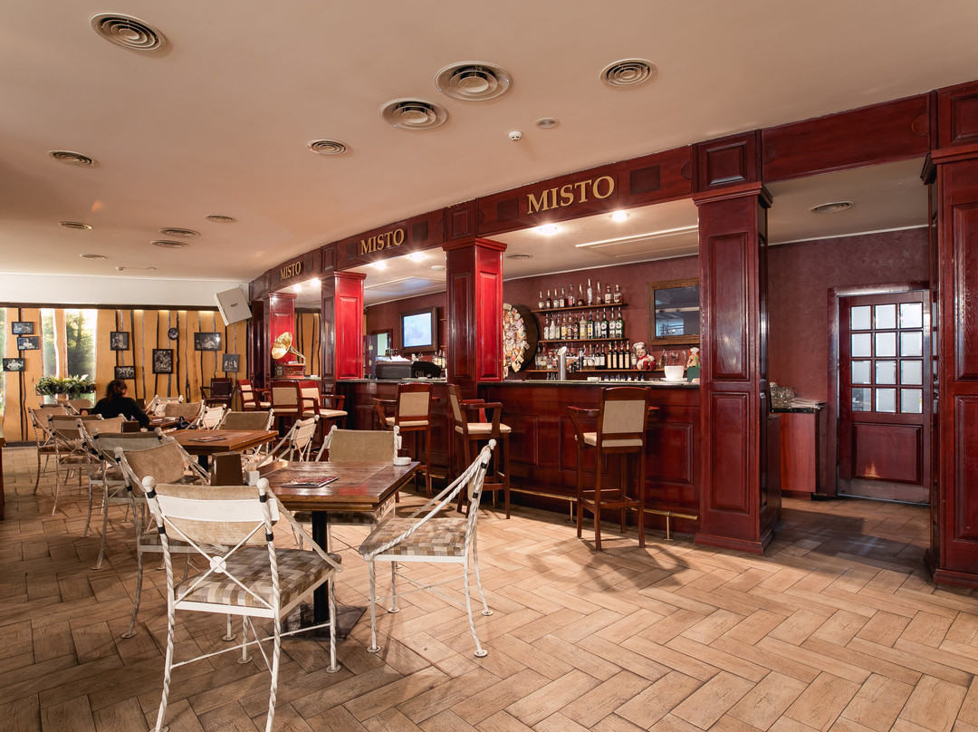 Misto Hotel Complex主图