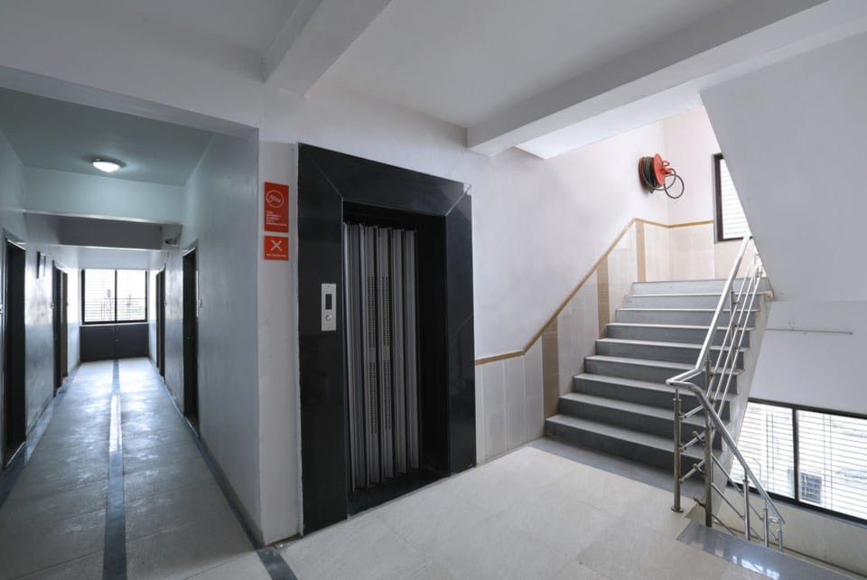 OYO 12810 Hotel Iris主图