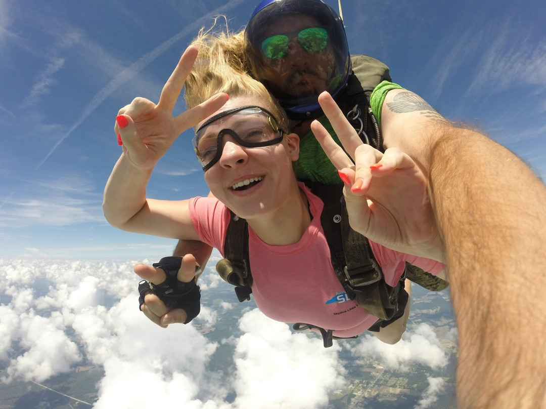 Skydive Little Washington景点图片
