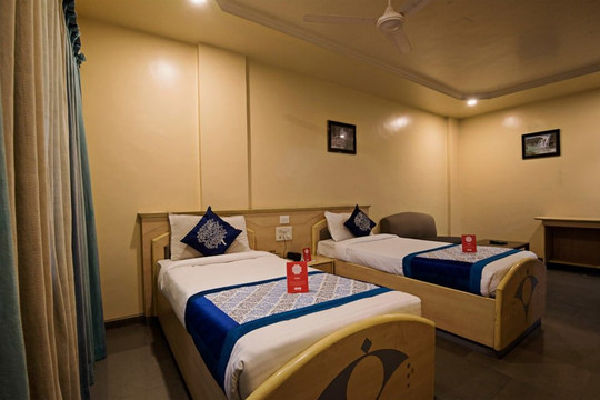 Hotel Ratnalok主图