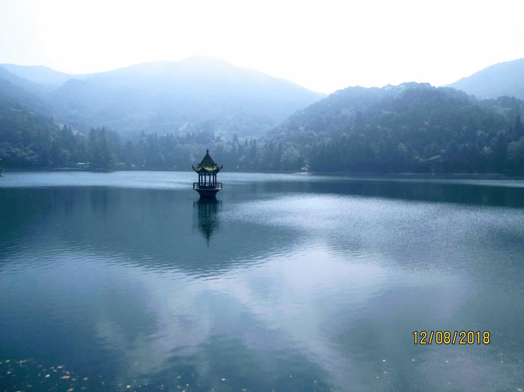 芦林湖景点图片