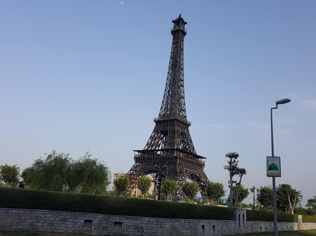 Eiffel Tower Replica景点图片