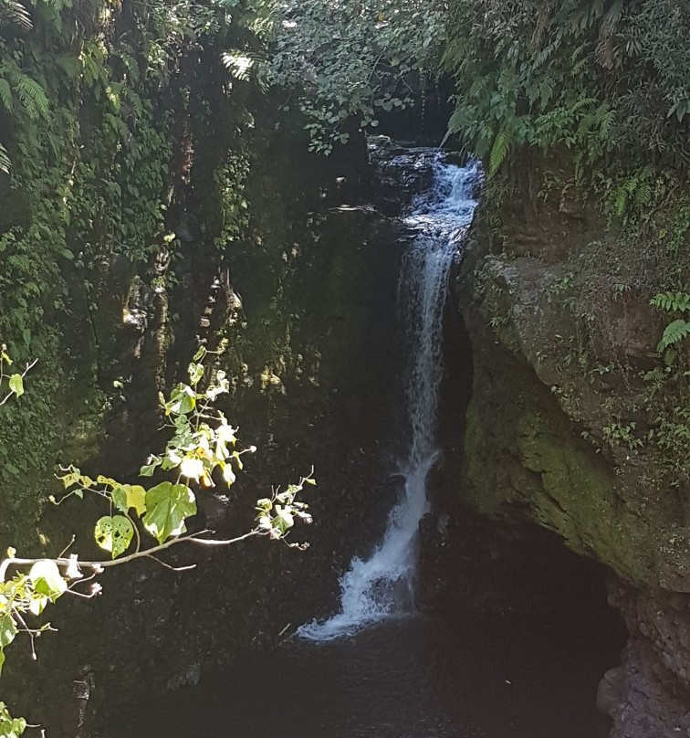 Waterfall Sauniatu景点图片