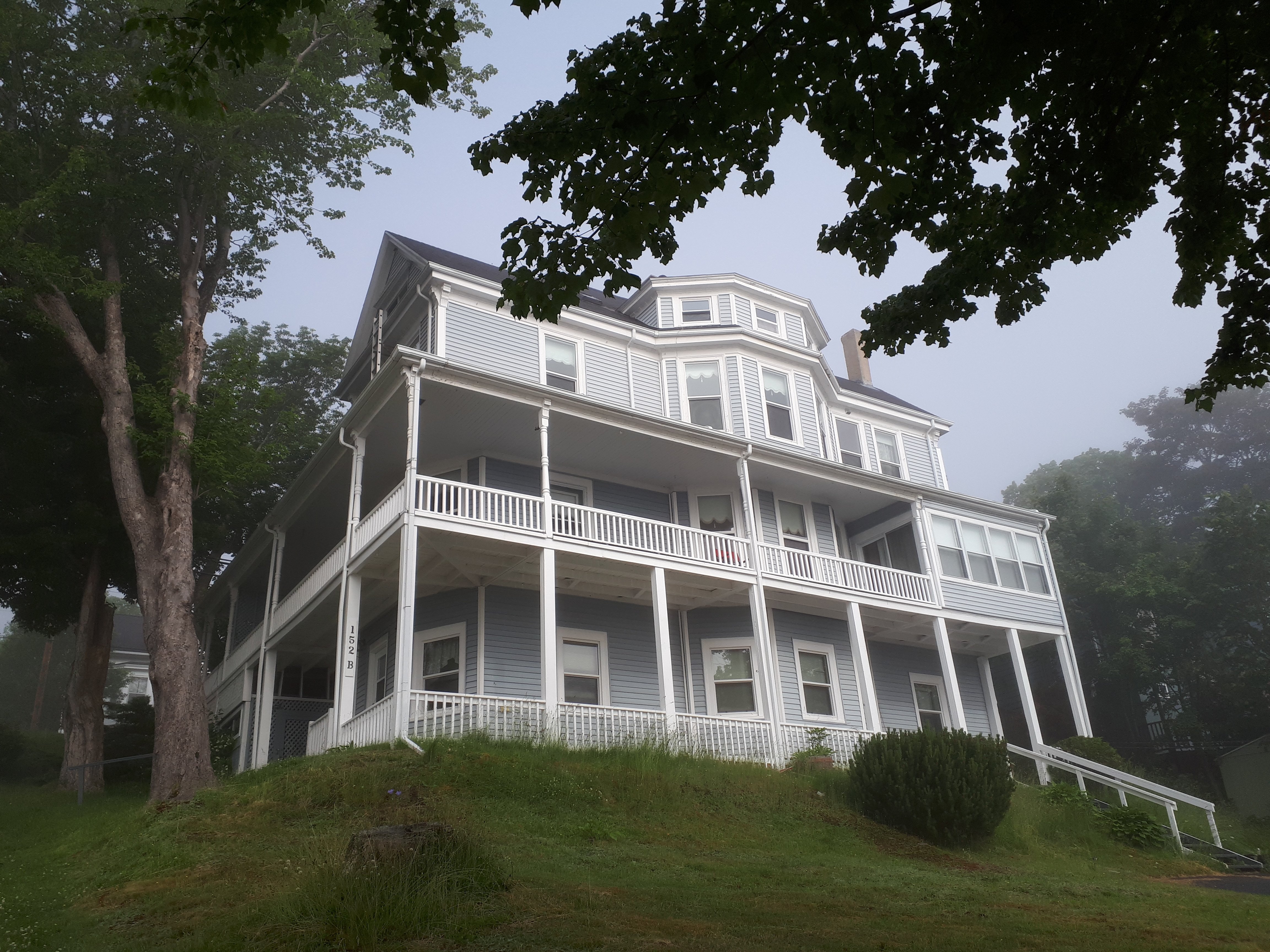 Hillside Landing B&B-官方