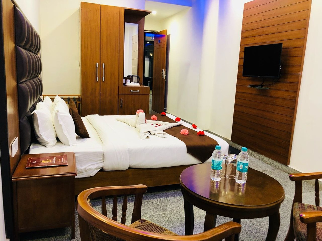 The Oscar Regency主图