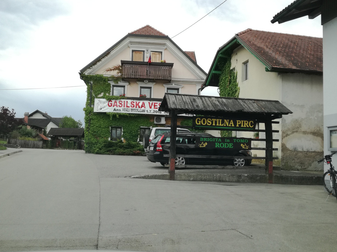 Radomlje餐馆和美食-Gostilna Pirc