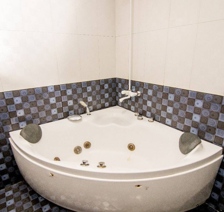 Grace Crown Hotel主图