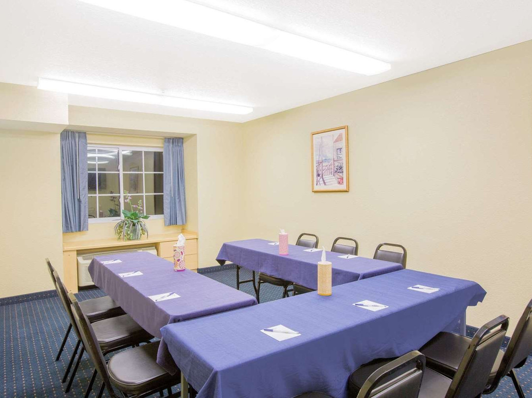 Microtel Inn & Suites by Wyndham Albertville主图