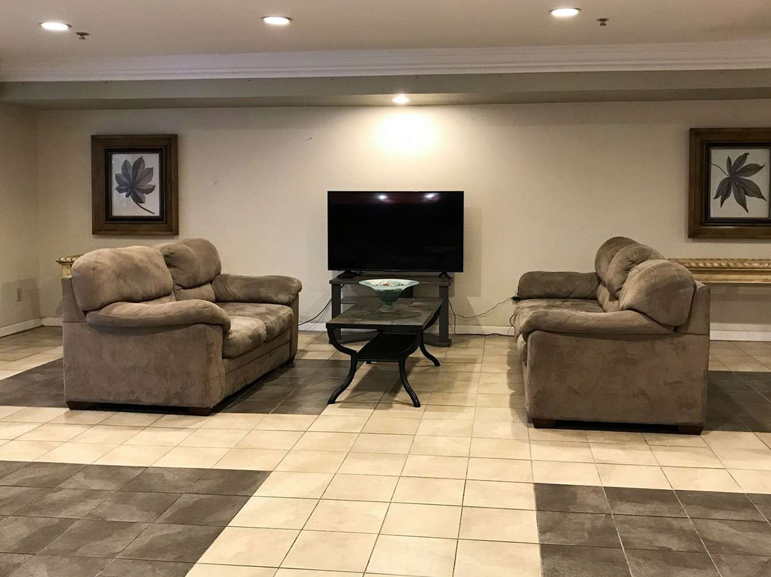 坦佩尔 I-35 温德姆速 8 酒店主图