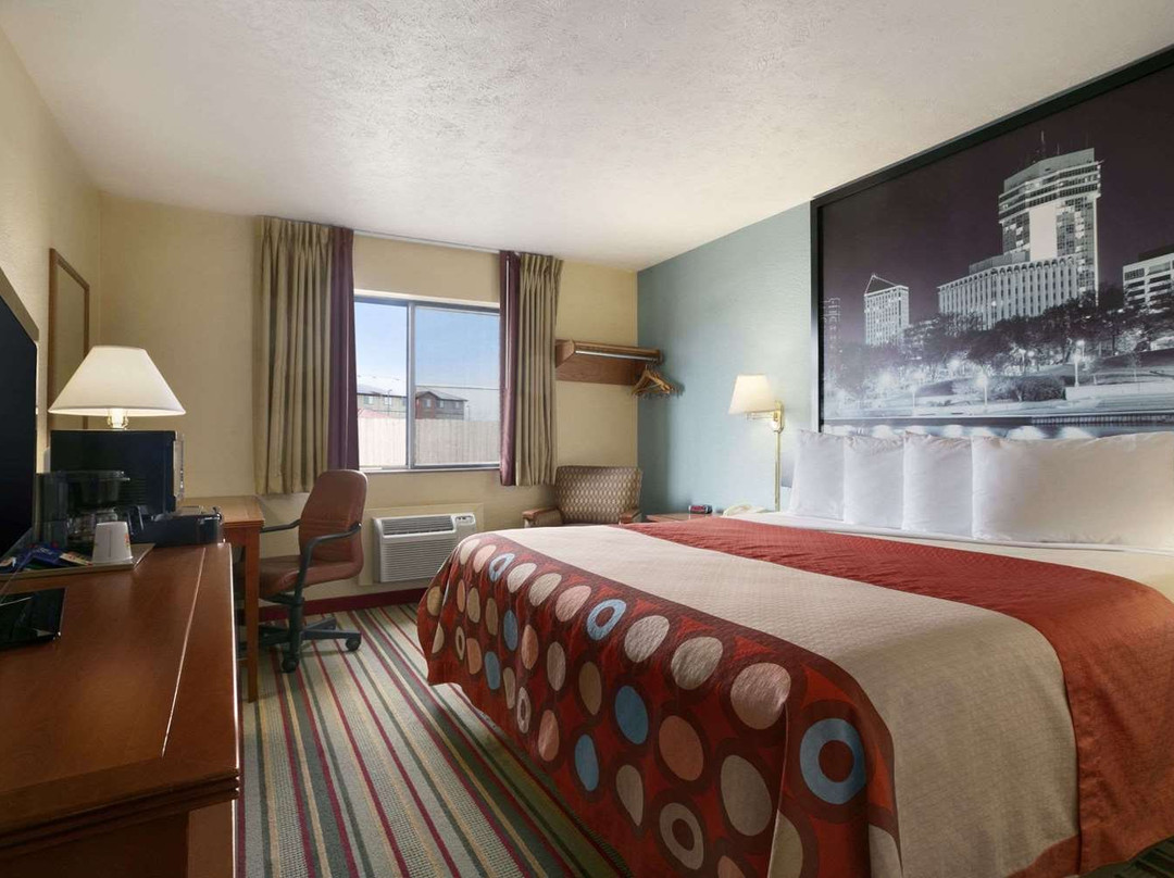Super 8 by Wyndham Park City/North Wichita Area主图