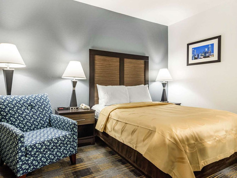 凯艺酒店-近六旗主图