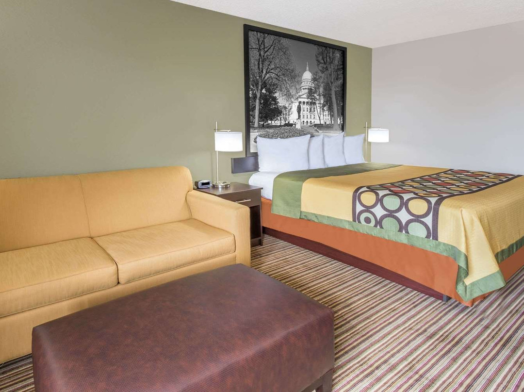 Super 8 by Wyndham Madison South主图