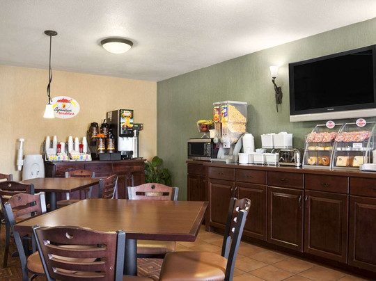 Super 8 by Wyndham Fairview Heights - St. Louis主图