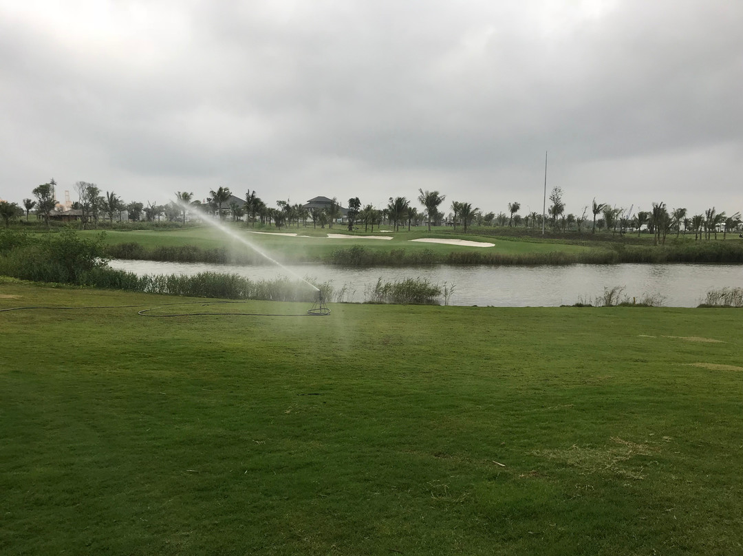 Golf in Danang景点图片