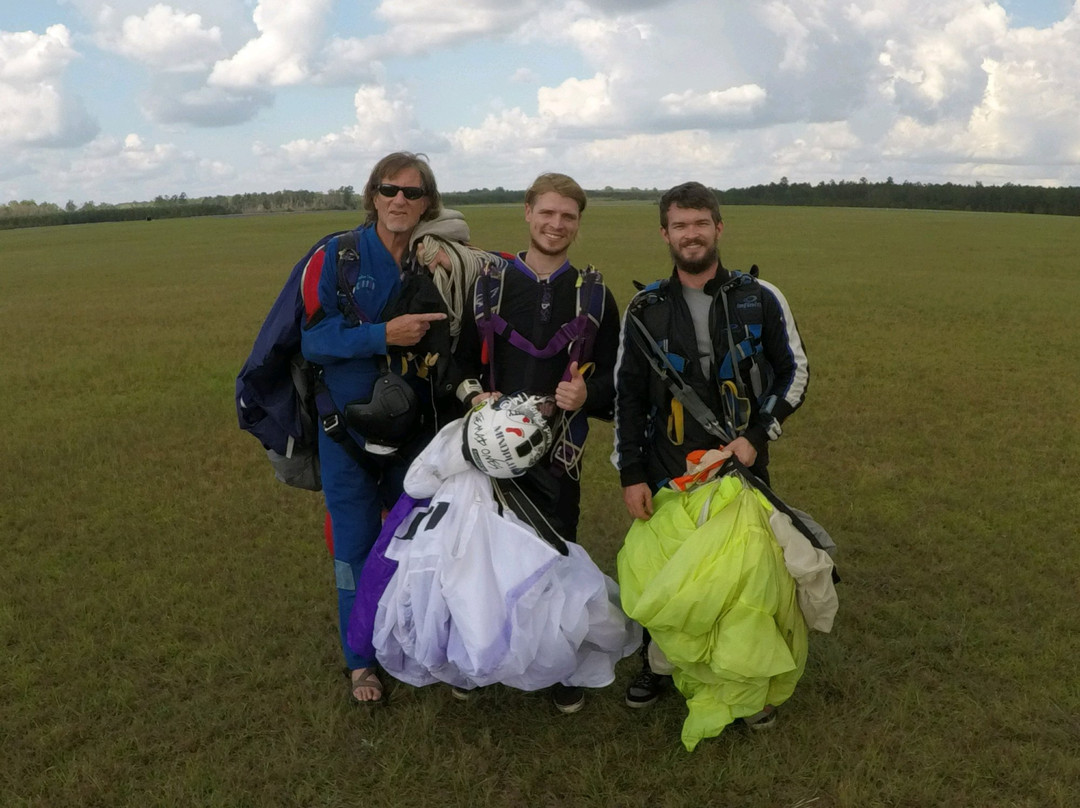 The Jumping Place Skydiving Center-斯泰茨伯勒必去景点