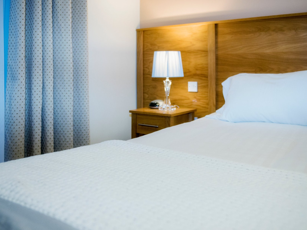 Glen Eden Hotel主图