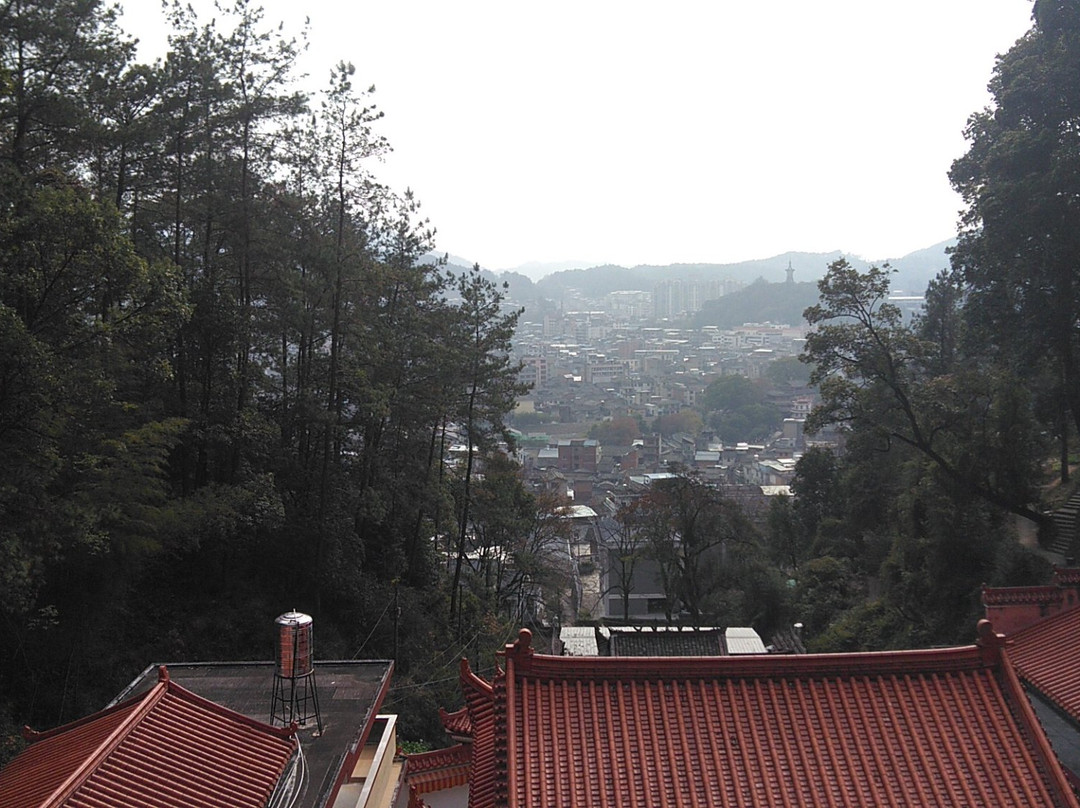 龙岩卧龙山